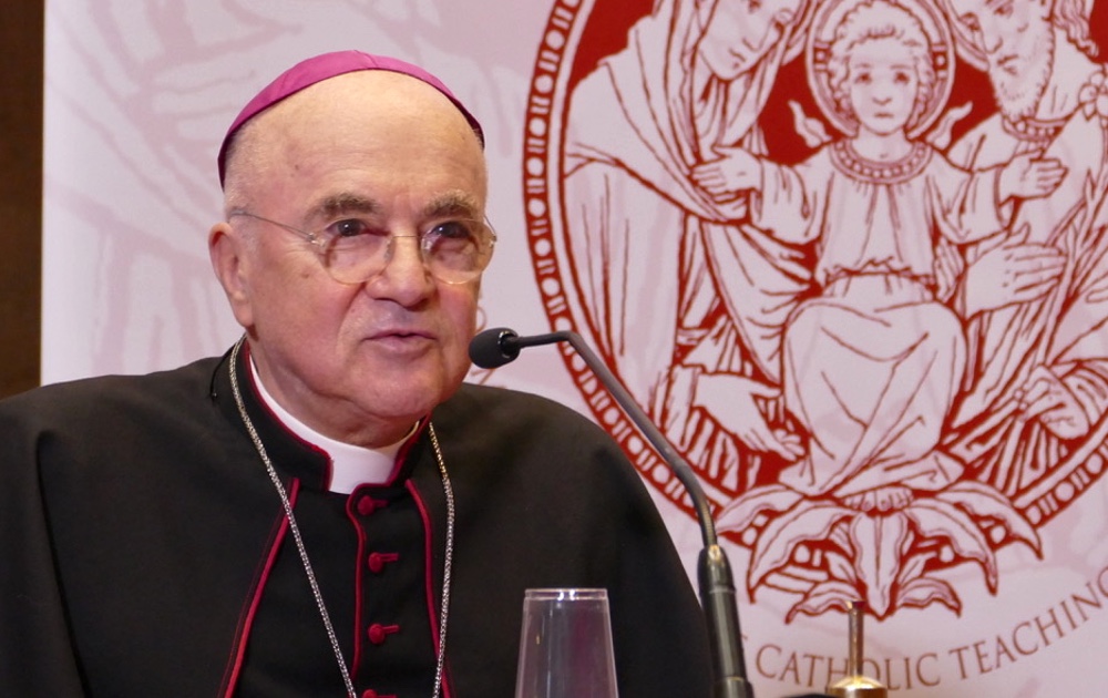 Aartsbisschop Viganò is ondergedoken en vreest voor zijn leven – het verhaal van hoe de publicatie van de brief tot stand kwam
